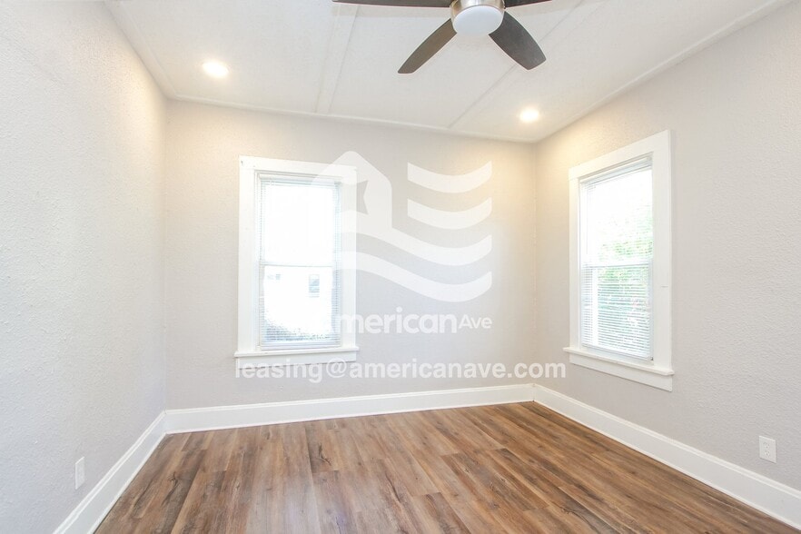 Building Photo - 1732 Draper St