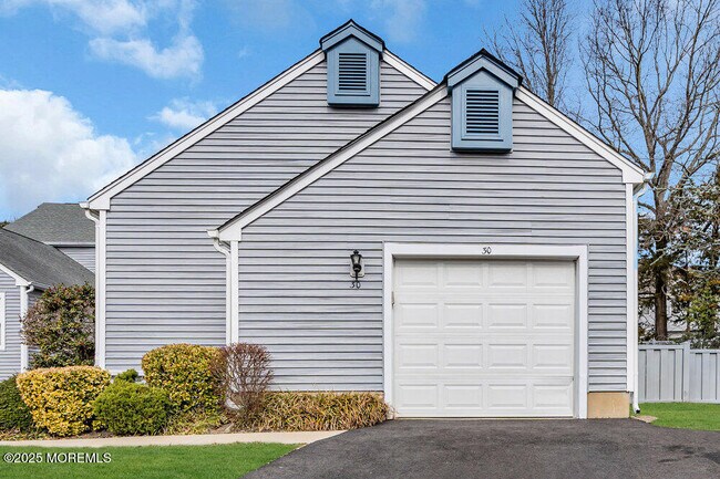 Building Photo - 30 Turnberry Cir
