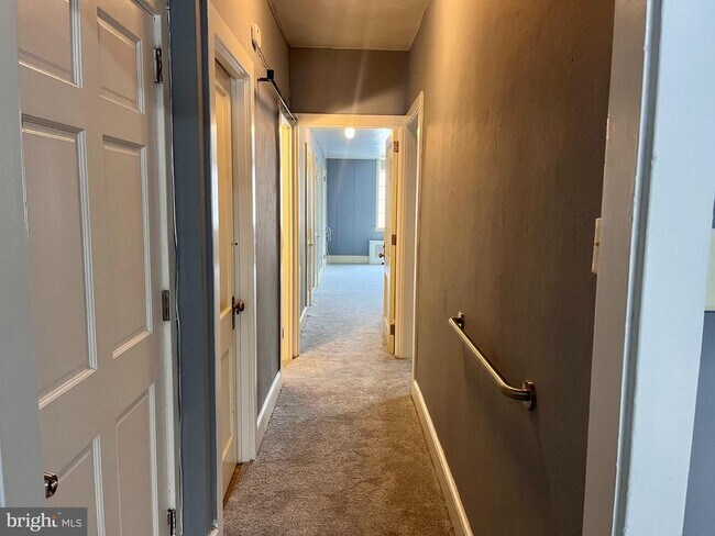 Building Photo - 27 N Hanover St