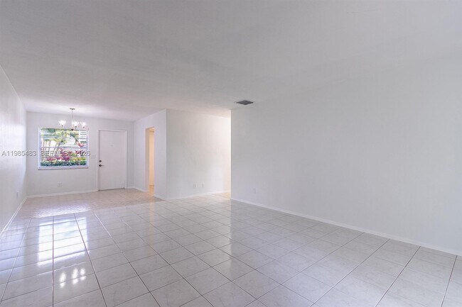 Building Photo - 700 Layne Blvd