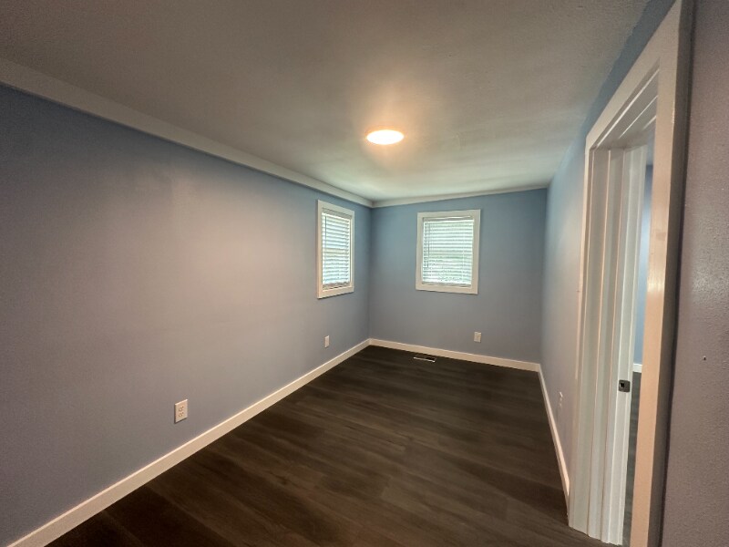 Building Photo - 265 Glade St