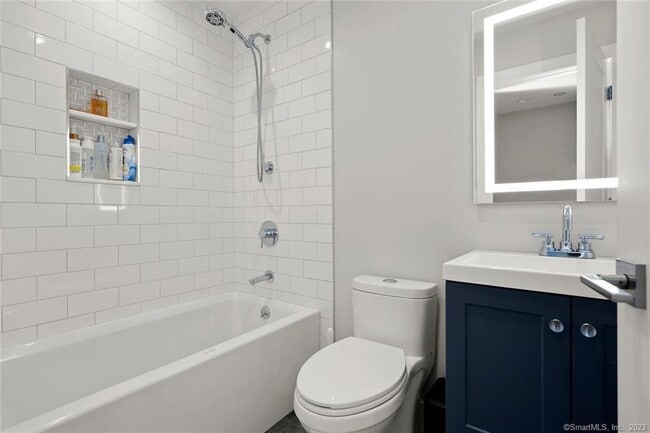 Building Photo - 1611 Washington Blvd