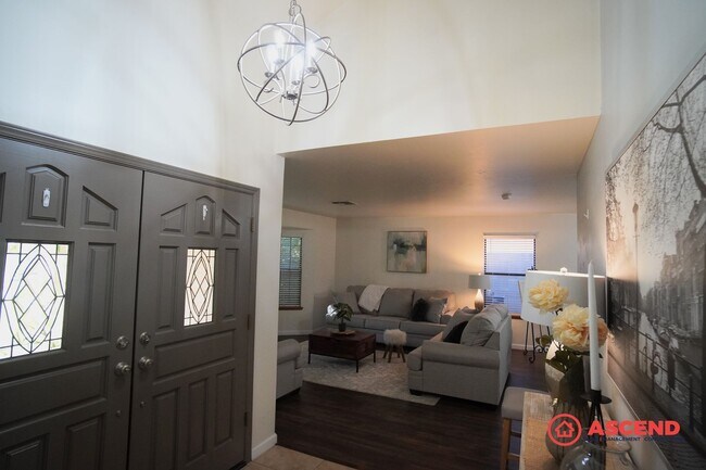 Building Photo - FULLY FURNISHED, Beautiful Home Located In Rosedale Area!