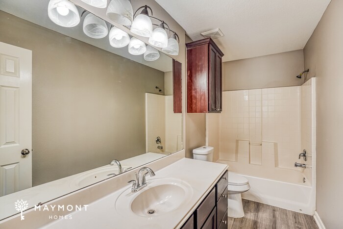 Building Photo - 3514 White Oak Point Dr