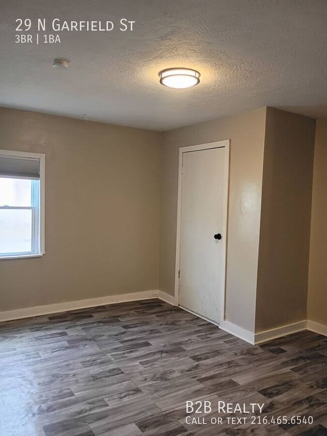 Building Photo - 29 N Garfield St