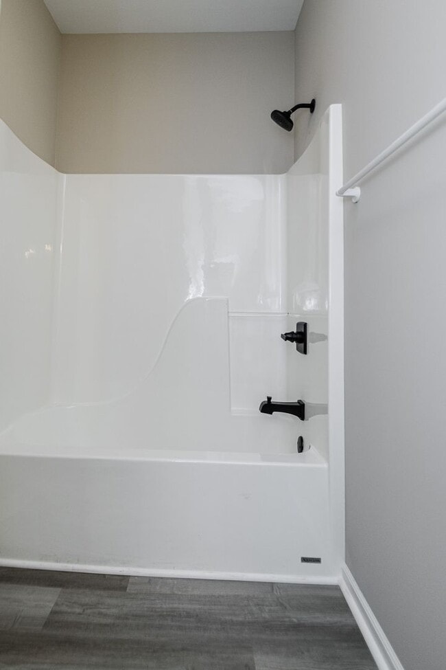 Building Photo - 2 bed 2 bath Ranch Townhouse in Winfield