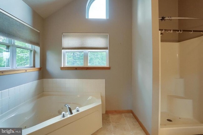 Building Photo - 125 Pebble Beach Dr