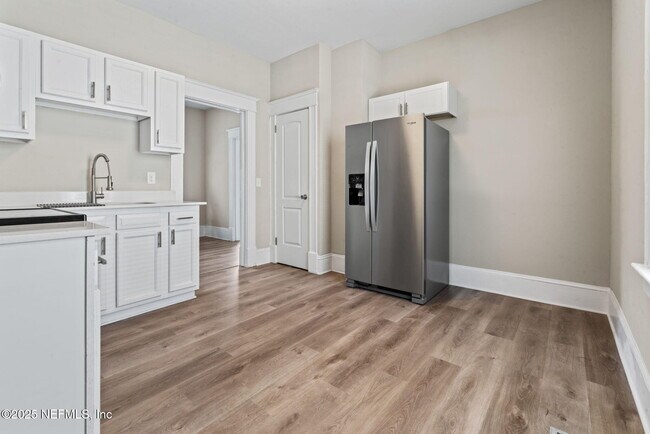 Building Photo - 2781 College St