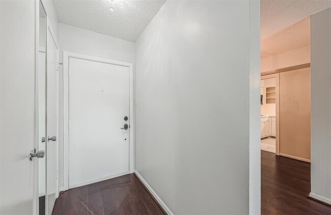 Building Photo - 2601 Bellefontaine St