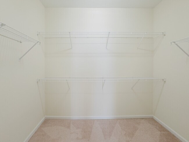 Building Photo - 3835 Raintree Dr