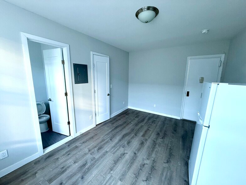 Building Photo - 241 E Broadway