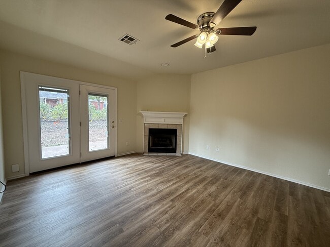 Building Photo - 5521 W 7th Ave