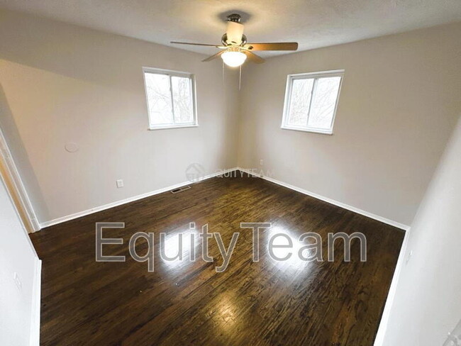 Building Photo - 10920 Crystalhill Ct