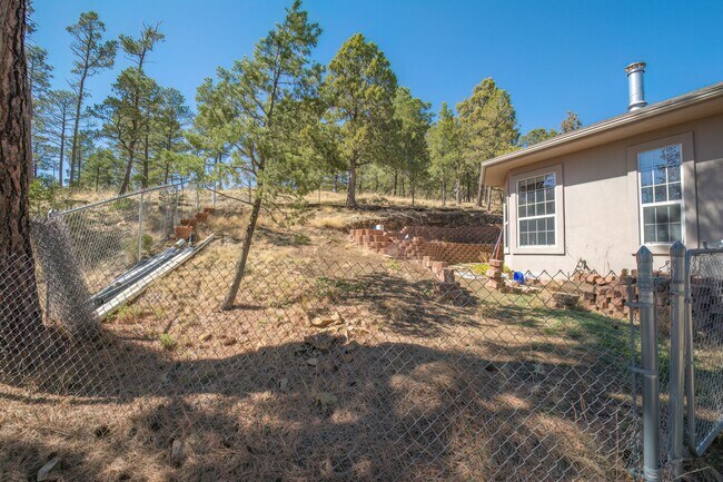 Building Photo - 111 Coker Ln