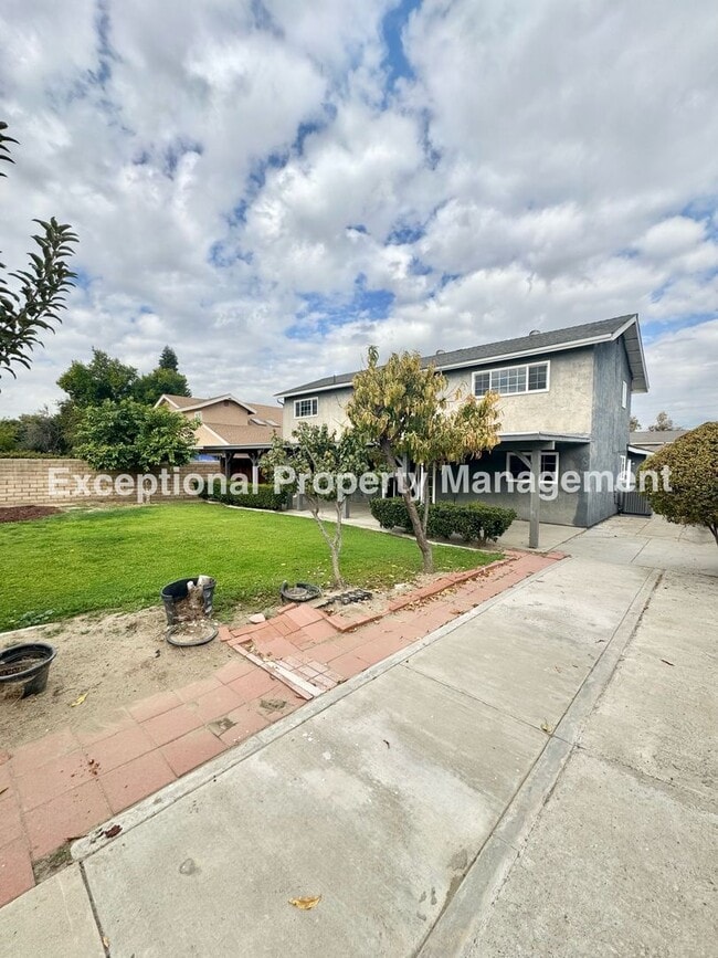 Building Photo - Ready to move in 3 bed 3 bath home!