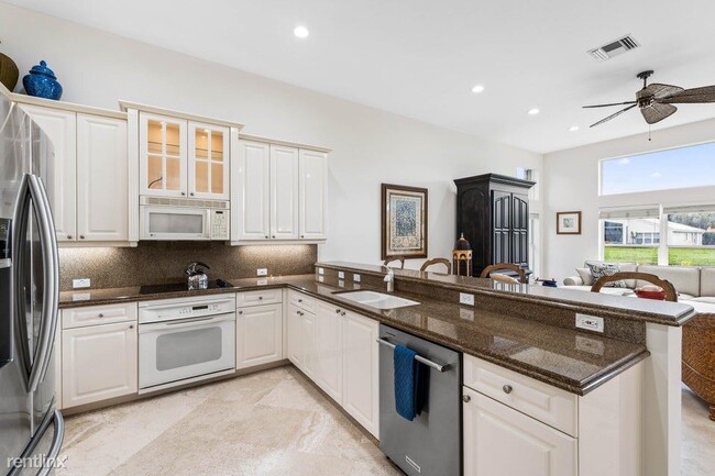 Building Photo - 3 br, 2.5 bath Condo - 7358 Kahana Dr