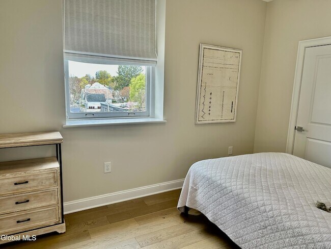 Building Photo - 77 Van Dam St