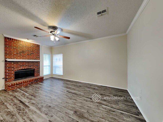 Building Photo - 2703 Magnolia Ln