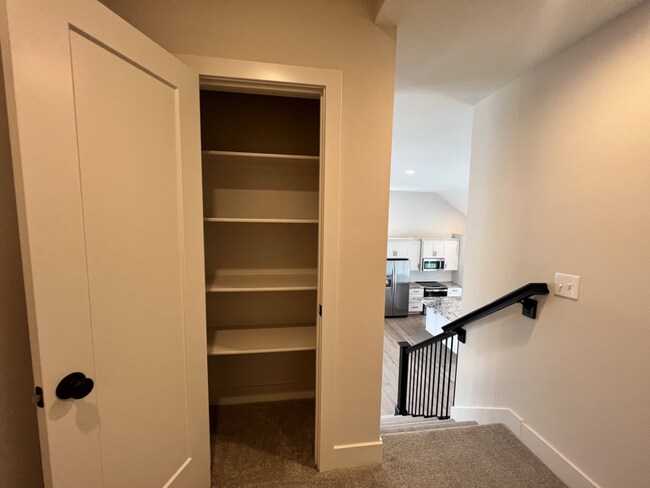 Building Photo - 11014 S Millstone Dr