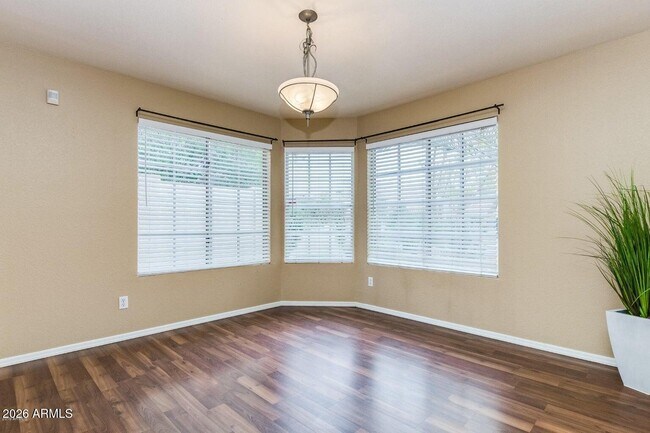 Building Photo - 3822 E Wildwood Dr