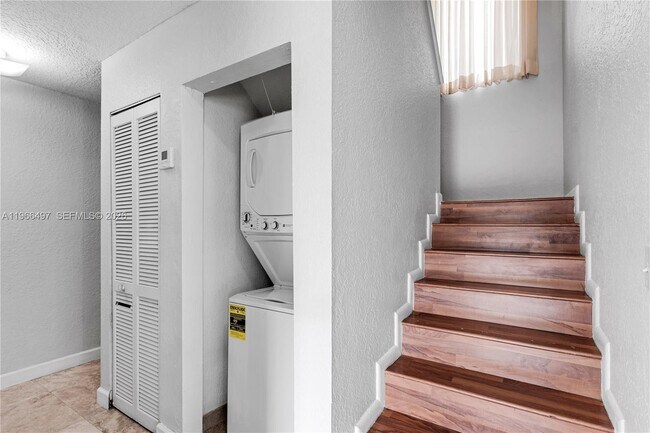 Building Photo - 14011 SW 156th Terrace