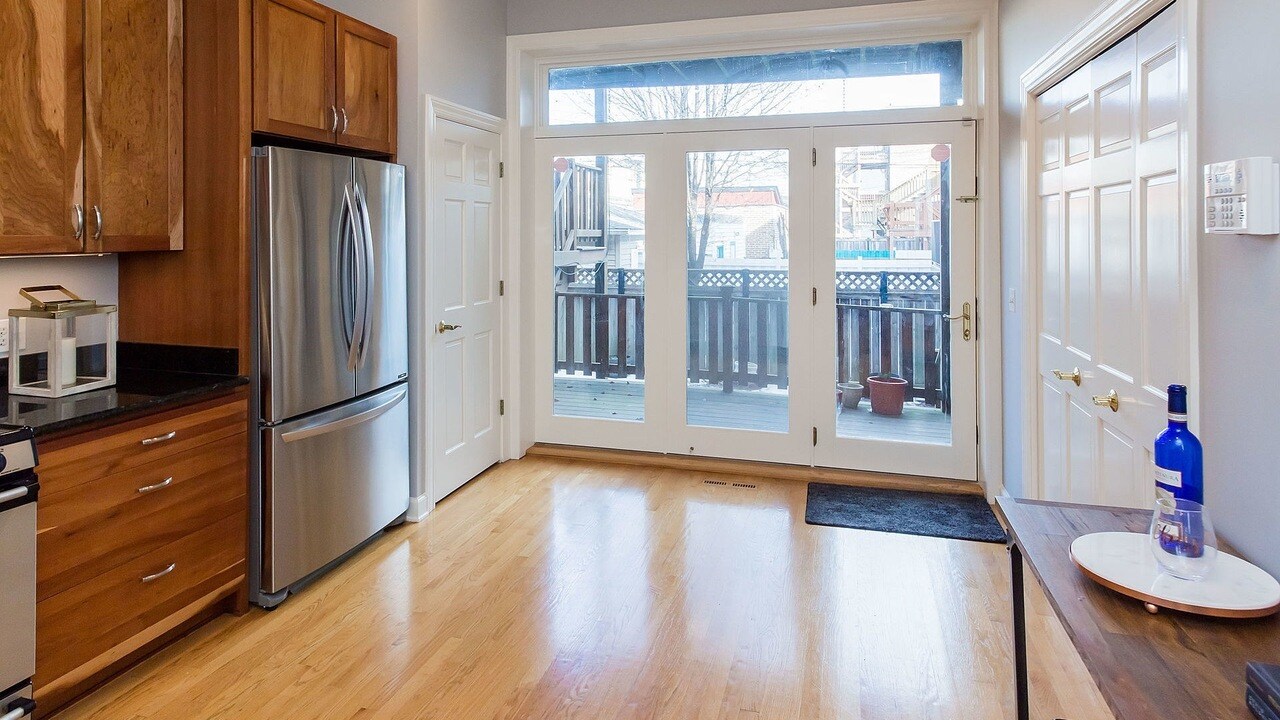 Floor to ceiling windows for great natural light and making the space feel open - 743 N Wolcott Ave