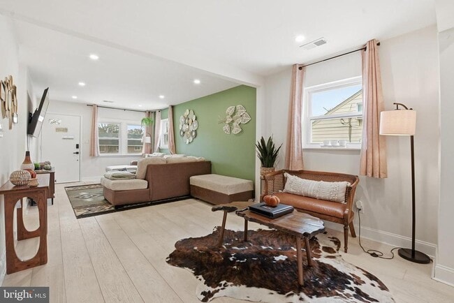 Building Photo - 7024 Lee Park Ct