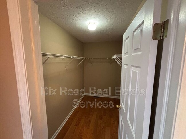 Building Photo - 17 Ambergreen Ct