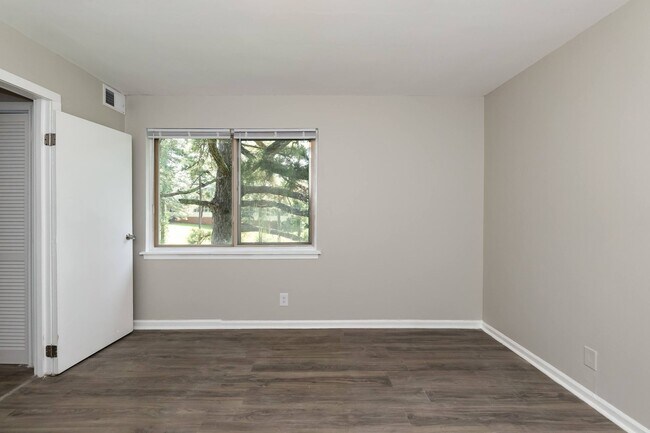 Building Photo - 209 Johnson St