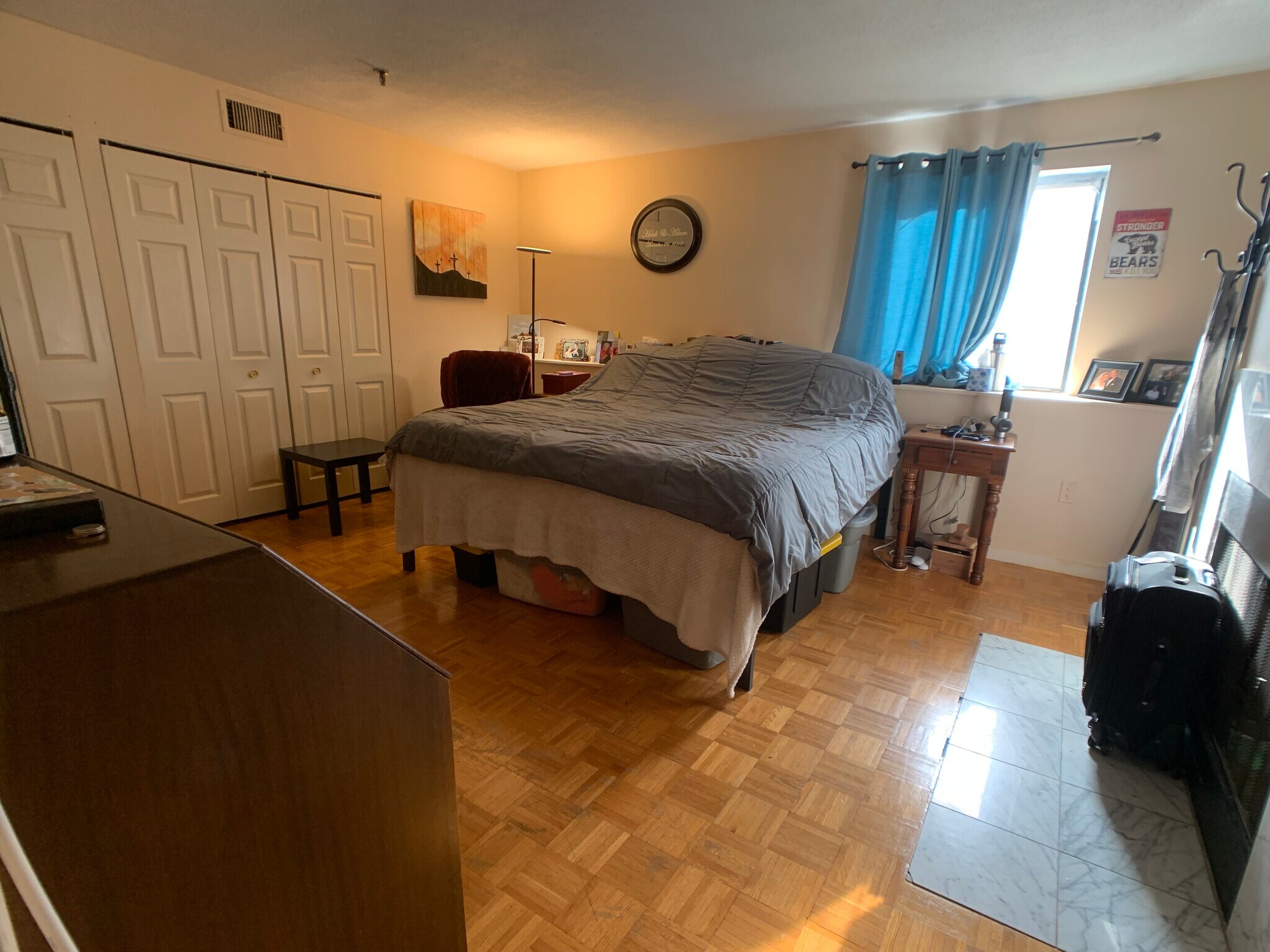 Building Photo - 147 Kelton St