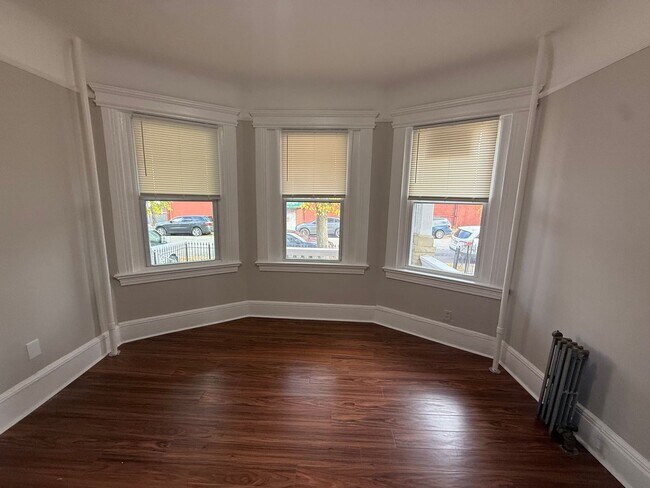 Building Photo - 203 Hollywood Ave