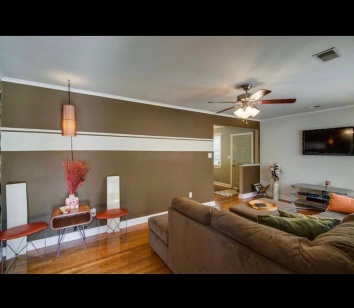 Building Photo - 721 W Sherwood Dr