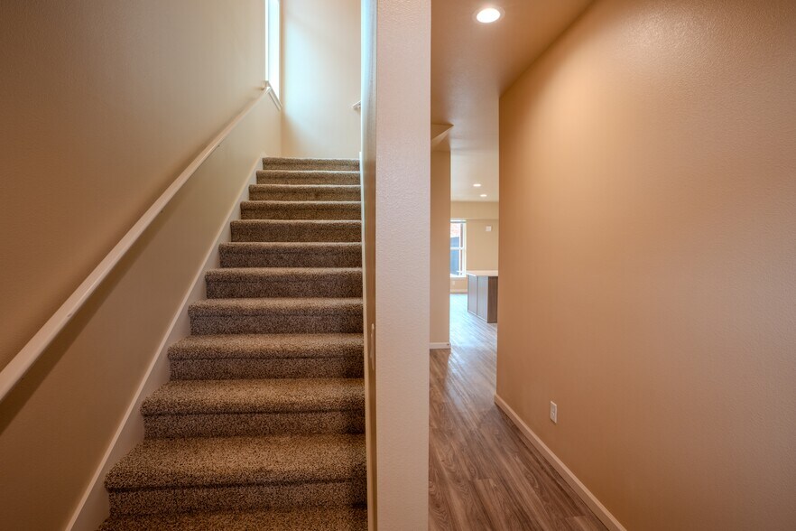 Building Photo - 5799 Joynak St S