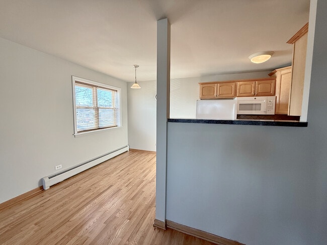 Building Photo - 4600 N Cumberland Ave