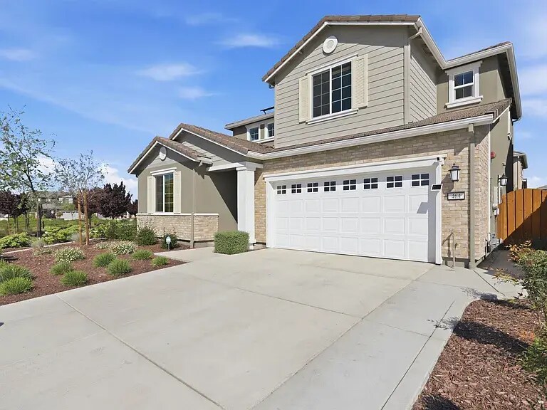 Building Photo - 464 Coolcrest Dr