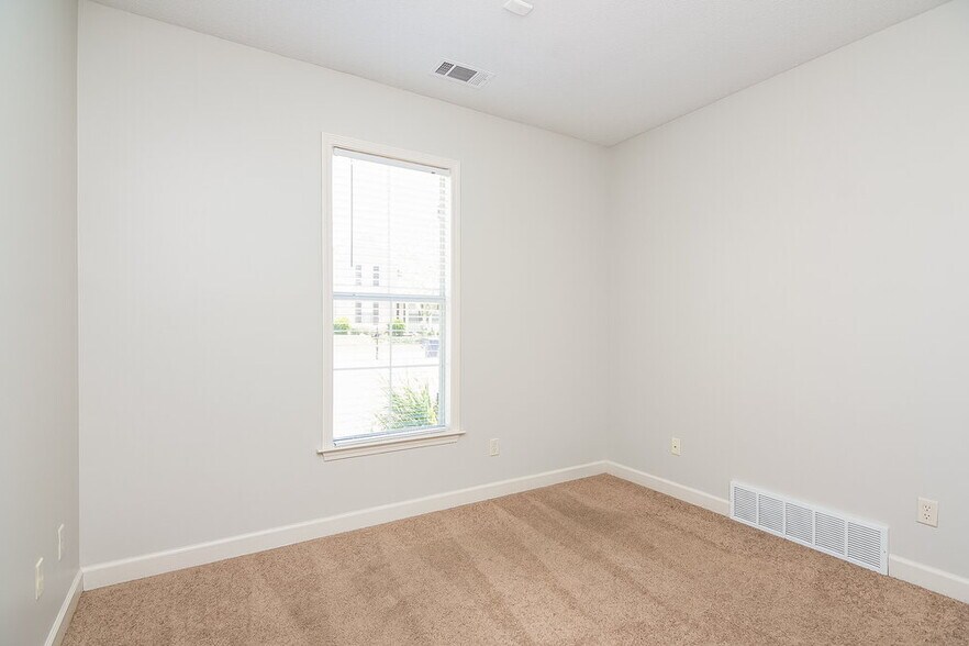 Building Photo - 1741 Englehart St