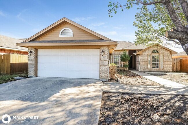 Primary Photo - 809 Minuteman Dr, Blue Mound, TX 76131
