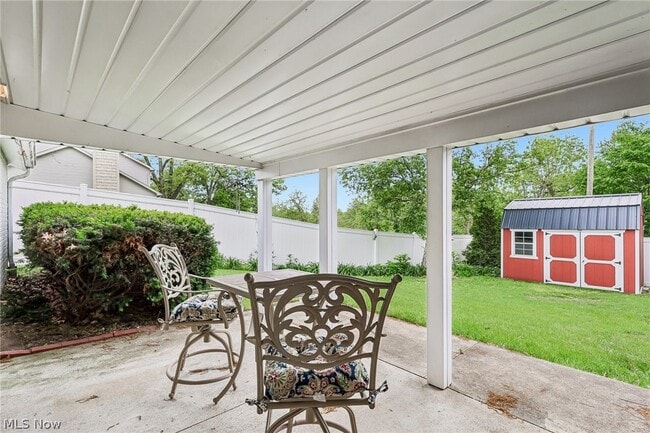 Building Photo - 686 Portage Lakes Drive