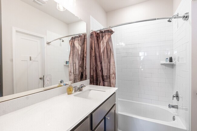 Building Photo - 840 Mineral Wells Ln