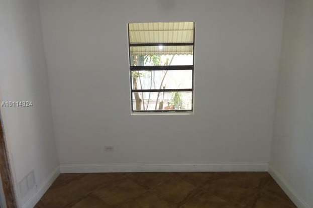 Building Photo - 733 85th St