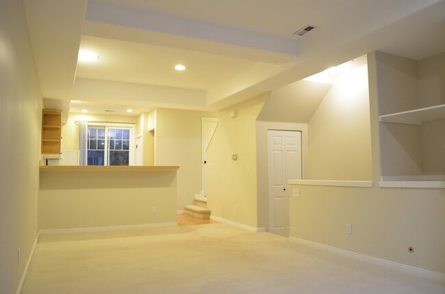 Building Photo - Klahanie 2 bedroom condo is available to m...