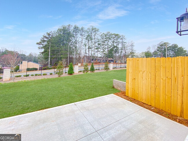 Building Photo - 1466 Fern Ridge Ln