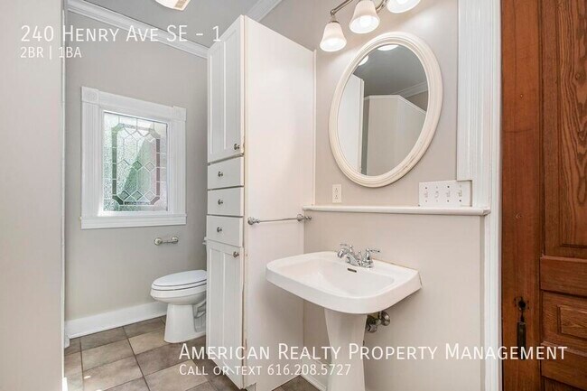 Building Photo - 240 Henry Ave SE