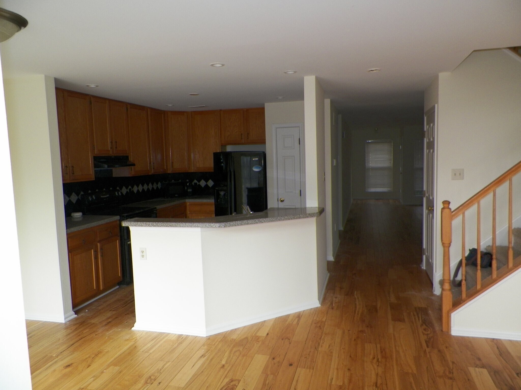 Building Photo - 5077 Rosewood Dr