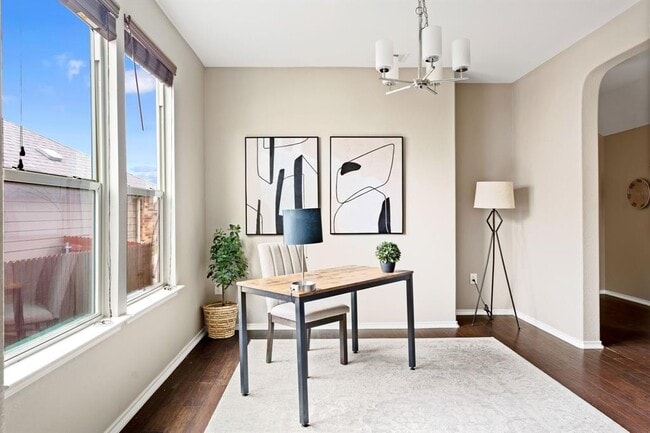 Building Photo - 7300 Ondantra Bnd