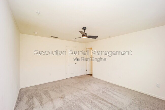 Building Photo - 544 Magnolia Cir