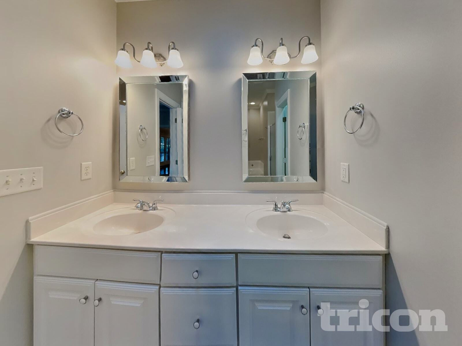 Building Photo - 1585 Deer Run Ct