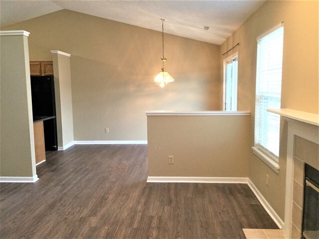 Building Photo - 8018 Bitternut Dr