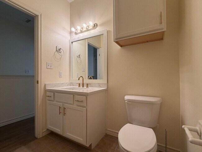 Building Photo - 14901 Windward Dr