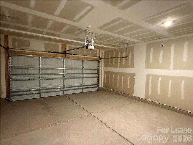 Building Photo - 436 Luna Ln